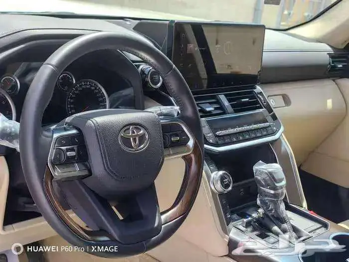 لاند كروزر GXRL4 ابيض 2023 2