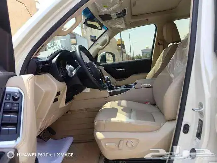 لاند كروزر GXRL4 ابيض 2023 8