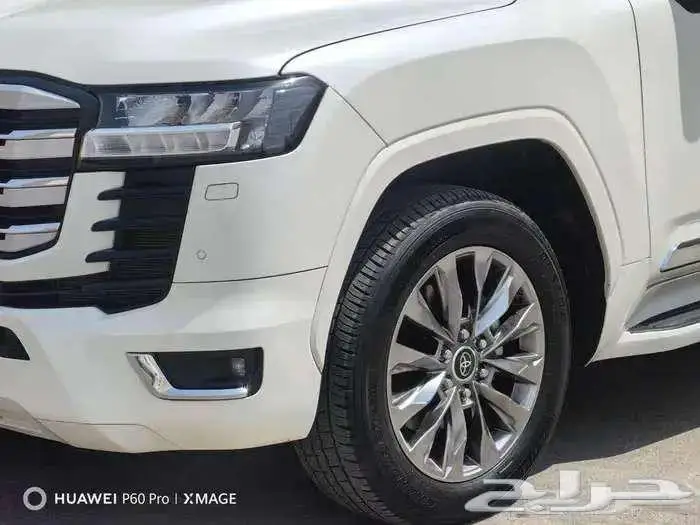 لاند كروزر GXRL4 ابيض 2023 19