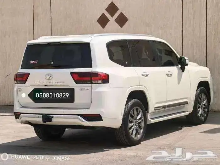 لاند كروزر GXRL4 ابيض 2023 25