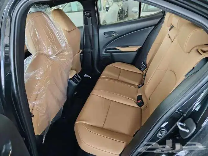 لكزس UX300AH الموديل2024 8
