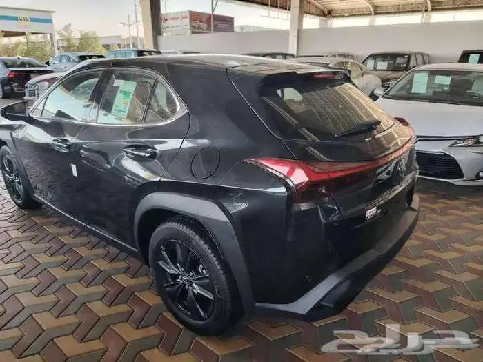 لكزس UX300AH الموديل2024 5