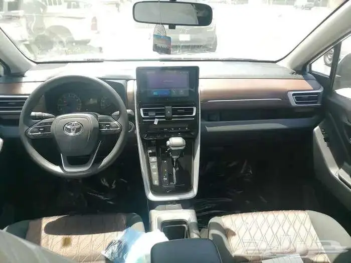 تويوتا انوفا GL بنزين 2026 5