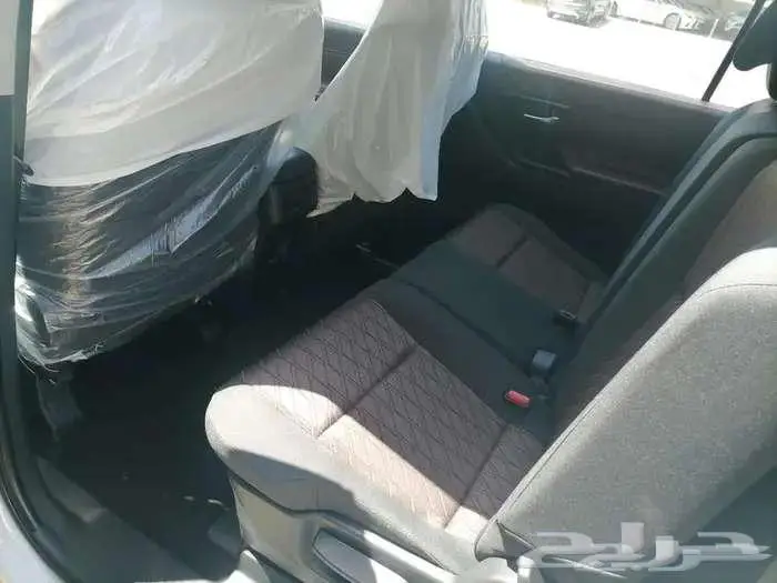 تويوتا انوفا GL بنزين 2026 8