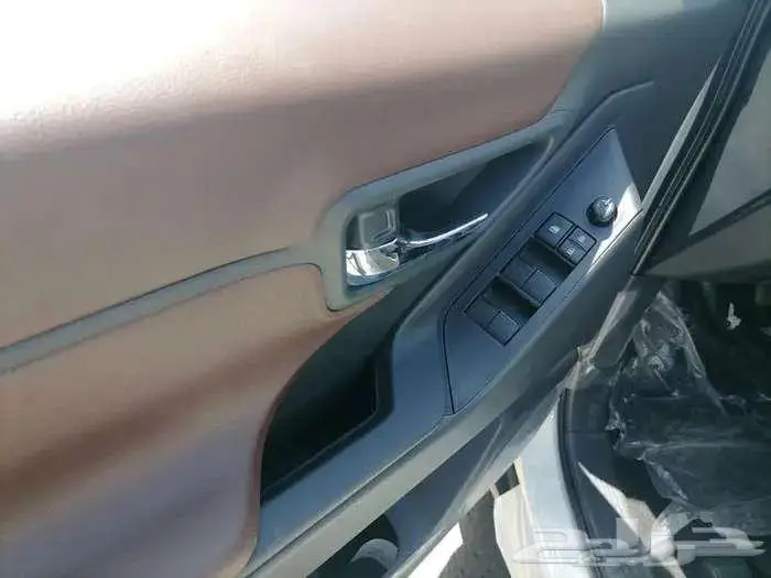 تويوتا انوفا GL بنزين 2026 9