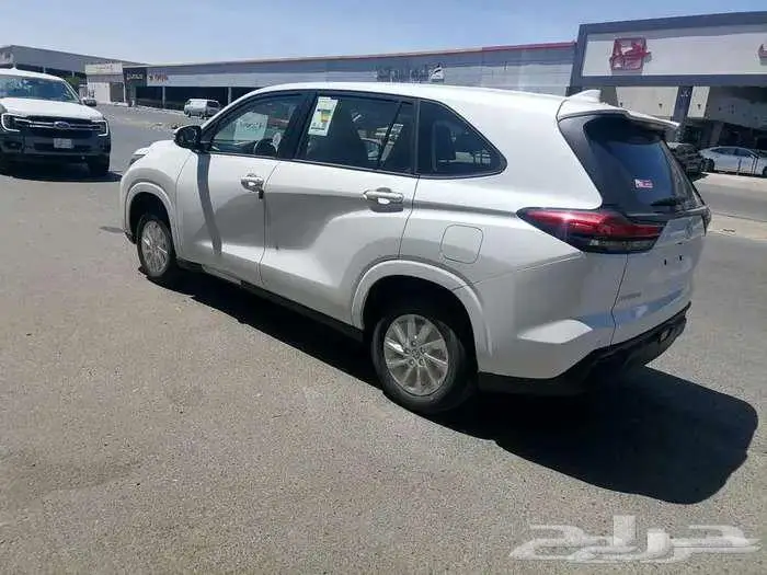 تويوتا انوفا GL بنزين 2026 4