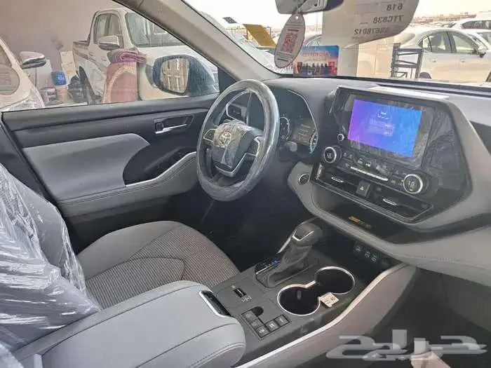 تويوتا هايلاندر GLE نص فل 2025 سعودي 4