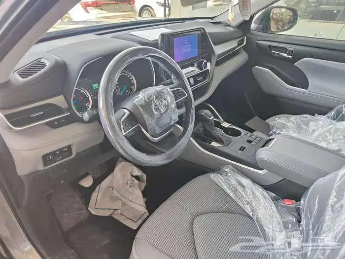 تويوتا هايلاندر GLE نص فل 2025 سعودي 5