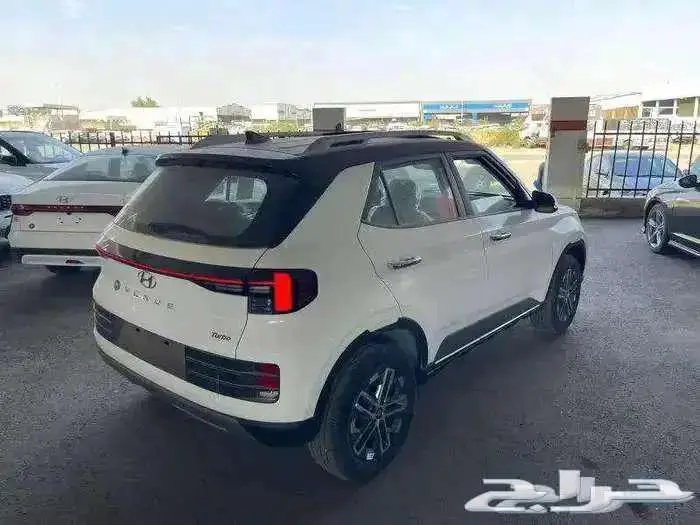 هونداي فينيو فل كامل بريميوم فتحة سقف 2024 عرض خاص 3
