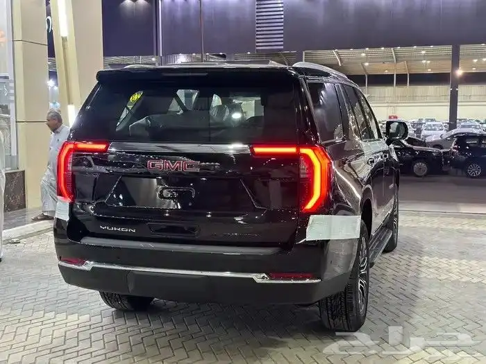 جي ام سي يوكن الموديل2025 بدون دبل قصير أسود 2