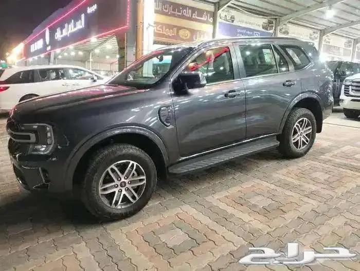 فورد ايفرست XLS ديزل 2024 ممشى 5000 كم فقط 3
