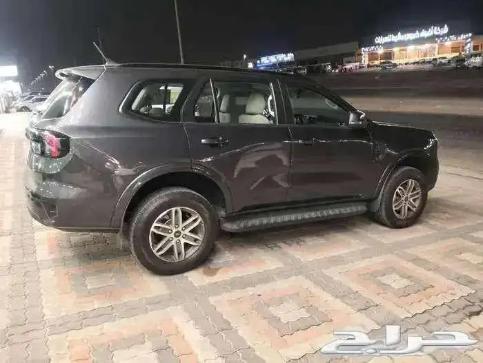 فورد ايفرست XLS ديزل 2024 ممشى 5000 كم فقط 9