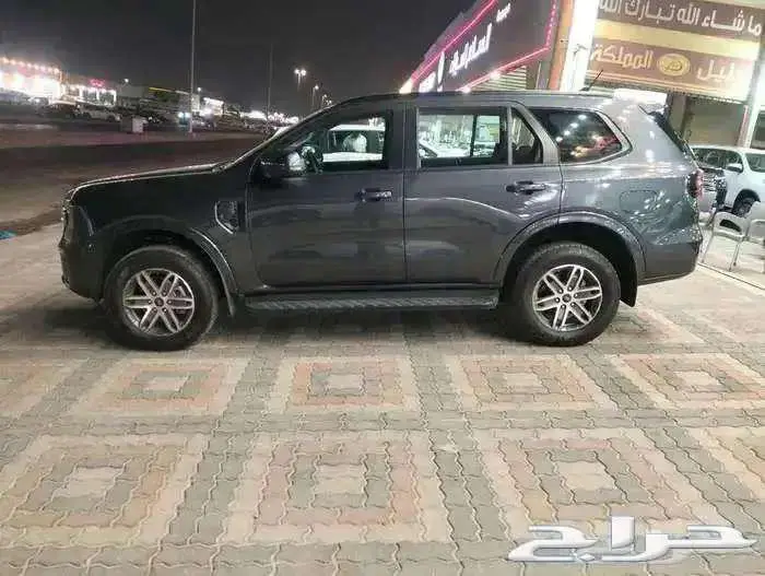 فورد ايفرست XLS ديزل 2024 ممشى 5000 كم فقط 4