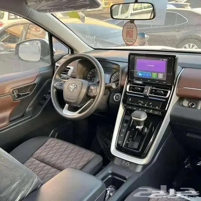 تويوتا انوفا GL استاندر بنزين 2025 4