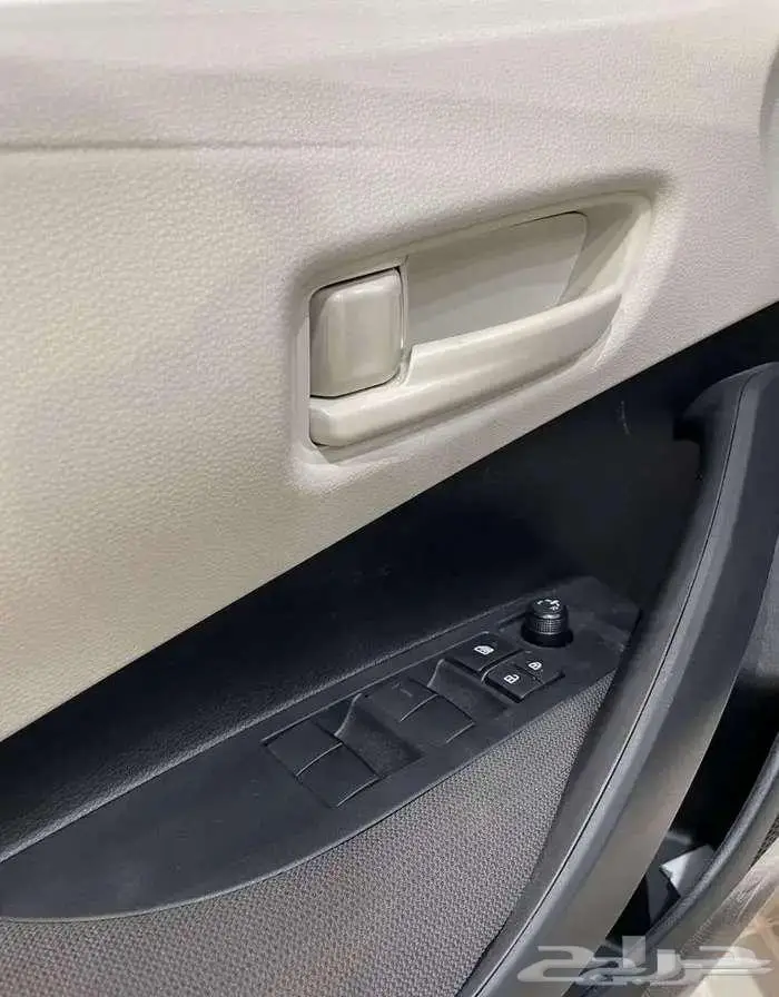 تويوتا كورولا 2.0 Xli فتحة بنزين 2025 8