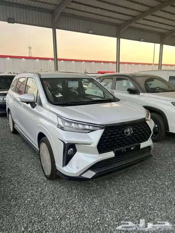 تويوتا فيلوز GLX موديل 2025 كاش واقساط 0