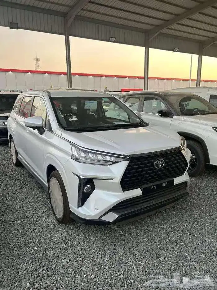 تويوتا فيلوز GLX موديل 2025 كاش واقساط 0