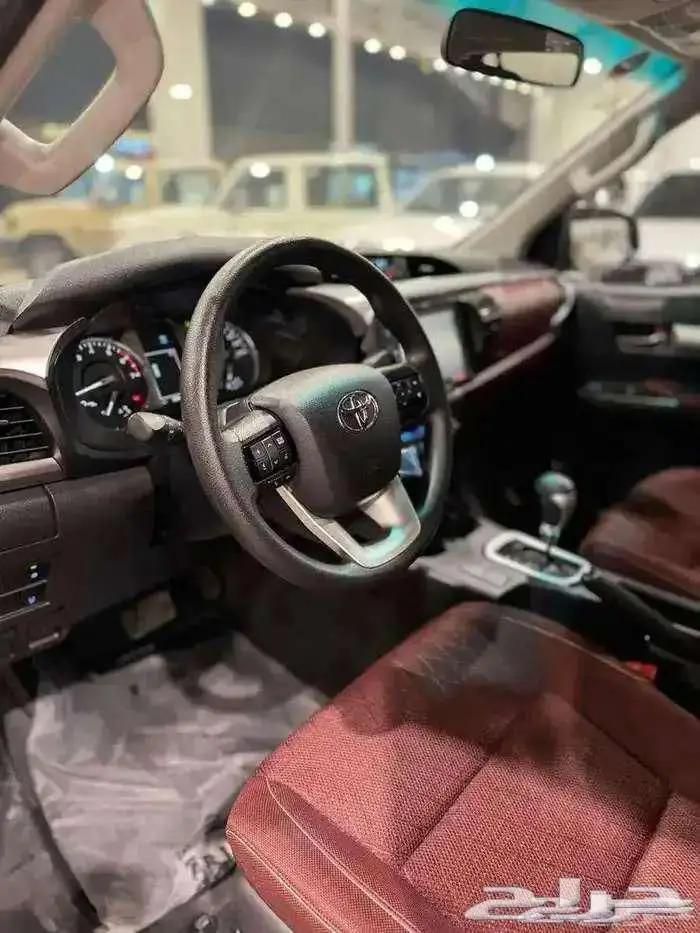 تويوتا هايلوكس موديل 2023 8