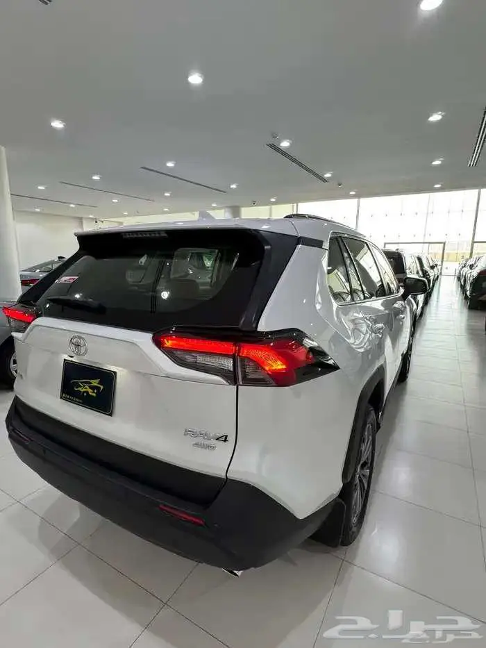 تويوتا رافور XLE 2025 بنزين كاش وتقيسط جميع البنوك 4