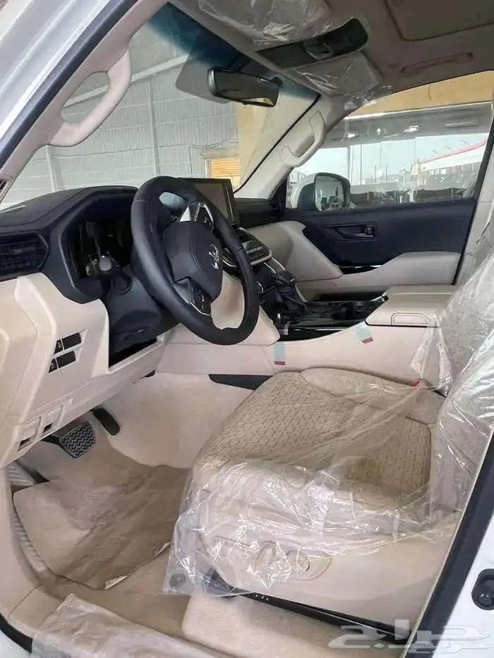 لاندكروزر GXR ديزل هدد فتحة بريمي 2025 متوفر لدى الحسن 5