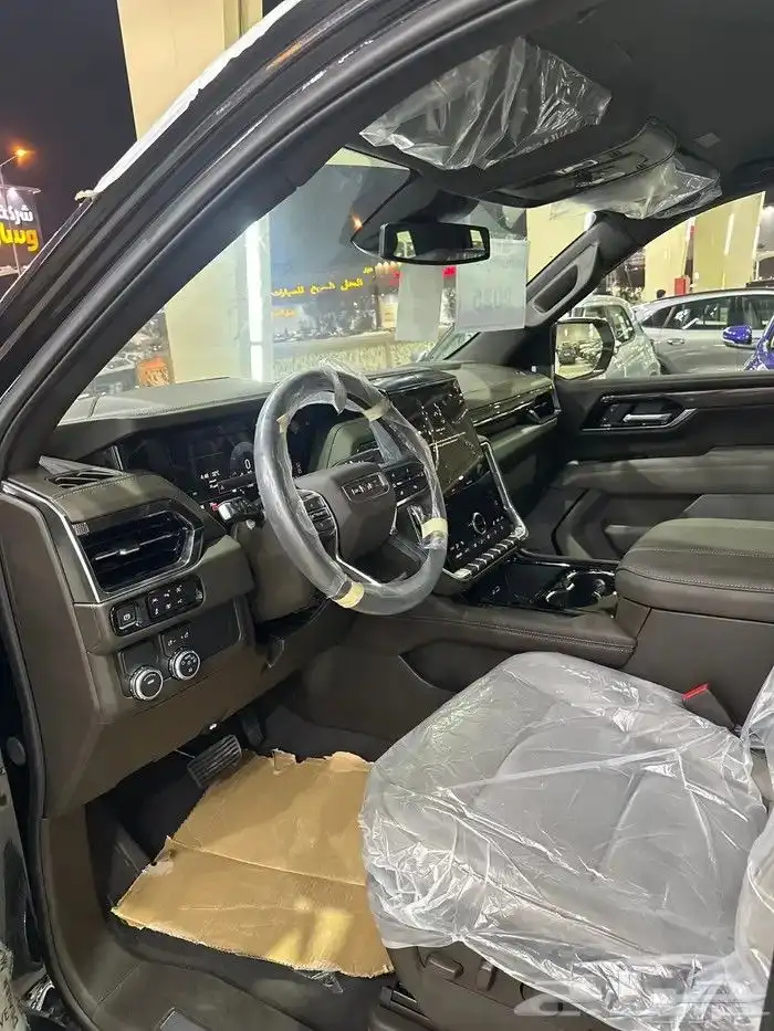 جي ام سي يوكن الموديل2025 بدون دبل قصير أسود 7