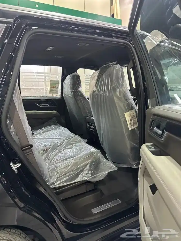 جي ام سي يوكن الموديل2025 بدون دبل قصير أسود 9