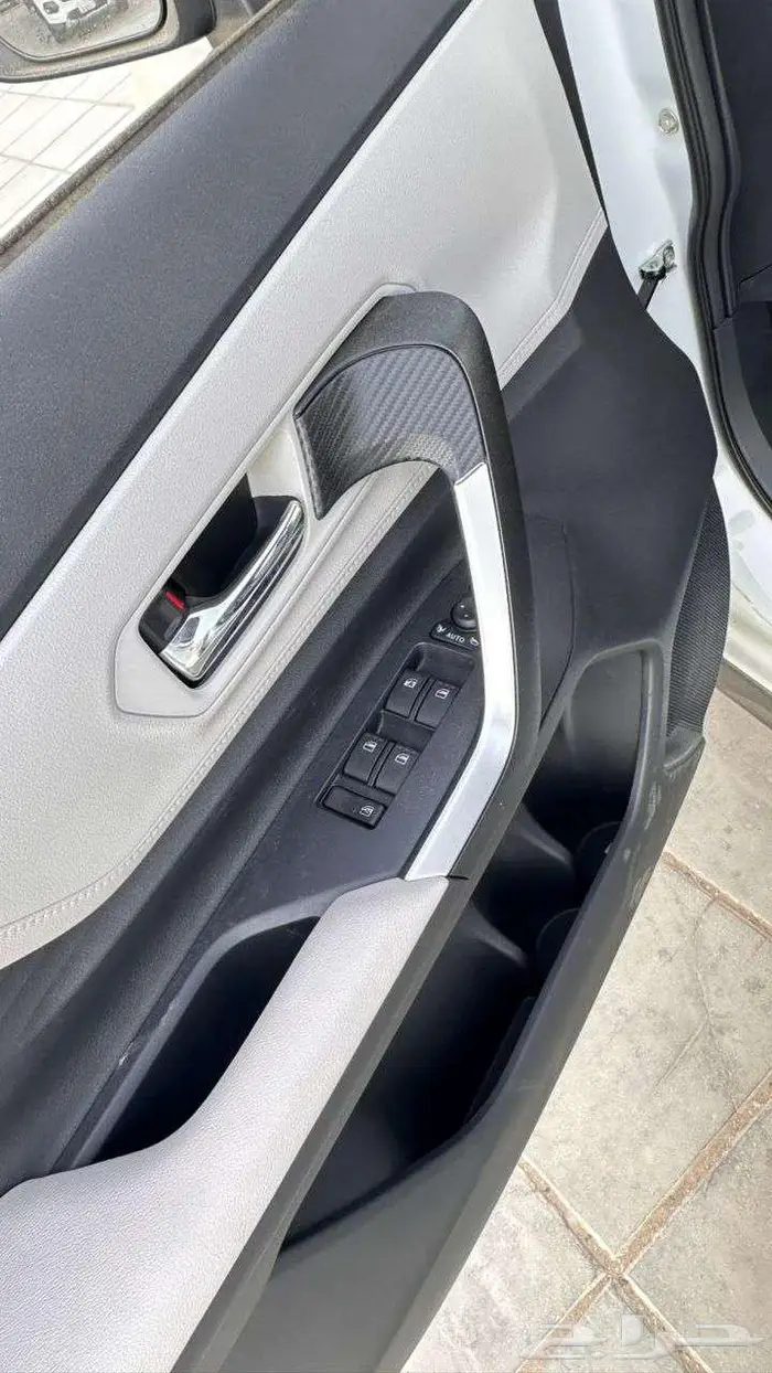 تويوتا فيلوز 2025 GLX 12