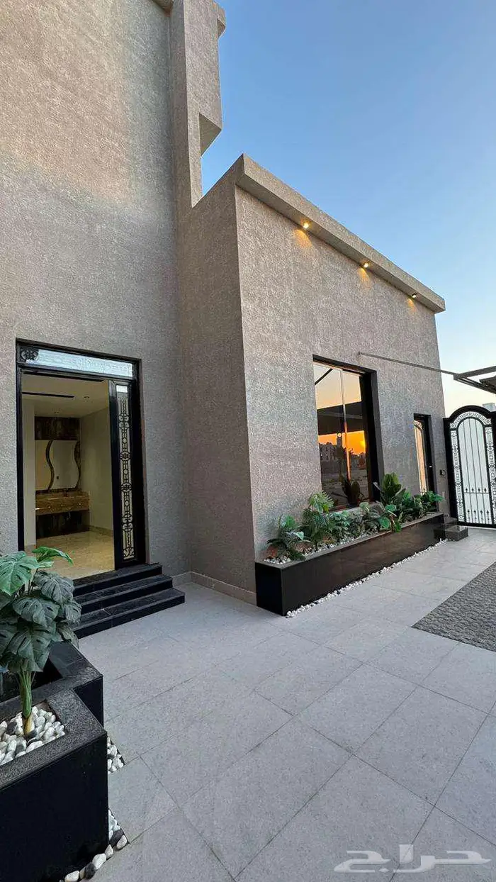 فيلا للبيع بحي الشعلة 1