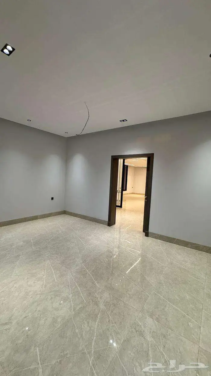 فيلا للبيع بحي الشعلة 9