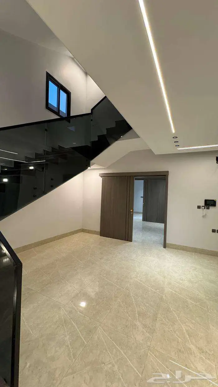 فيلا للبيع بحي الشعلة 8