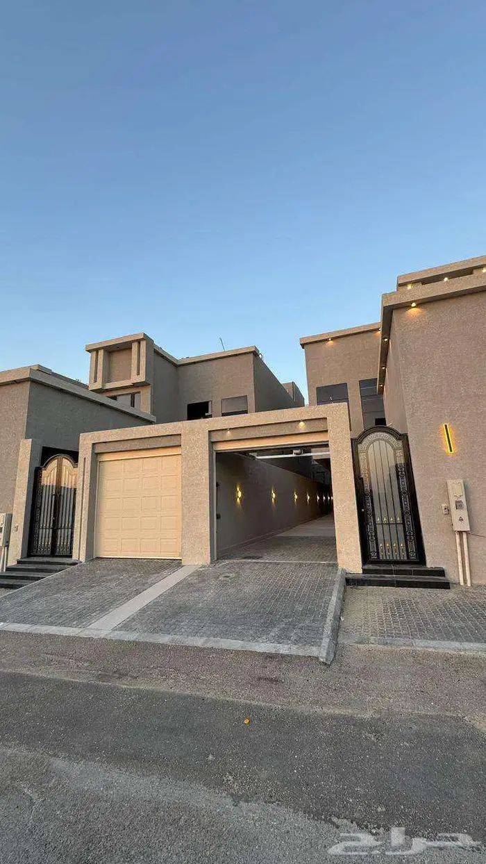 فيلا للبيع بحي الشعلة 11