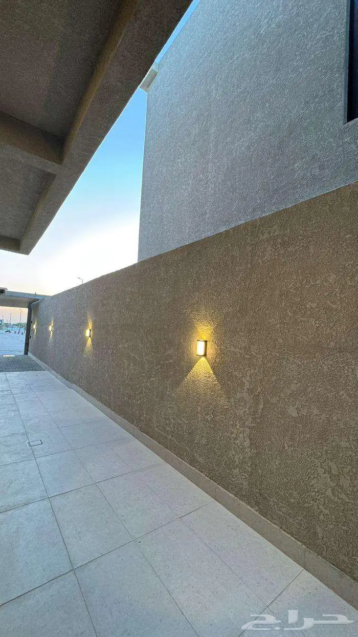 فيلا للبيع بحي الشعلة 7