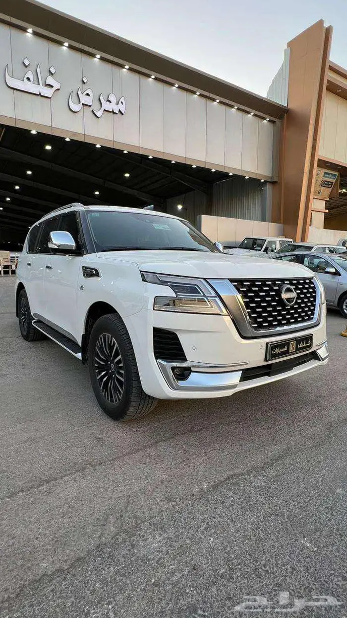 نيسان باترول بلاتينيوم موديل 2023- معرض خلف للسيارات 2