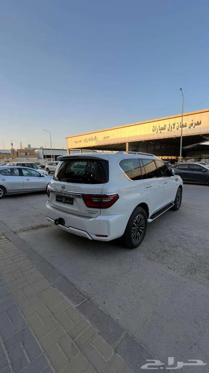 نيسان باترول بلاتينيوم موديل 2023- معرض خلف للسيارات 4