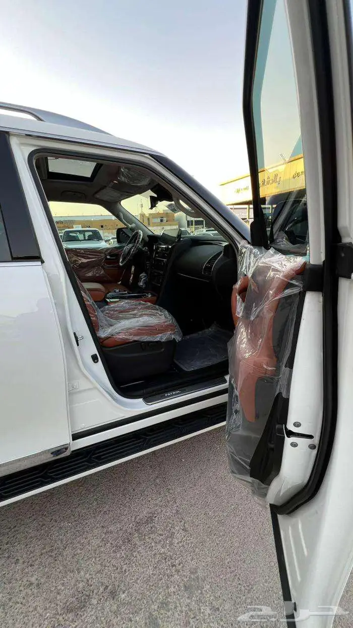 نيسان باترول بلاتينيوم موديل 2023- معرض خلف للسيارات 14