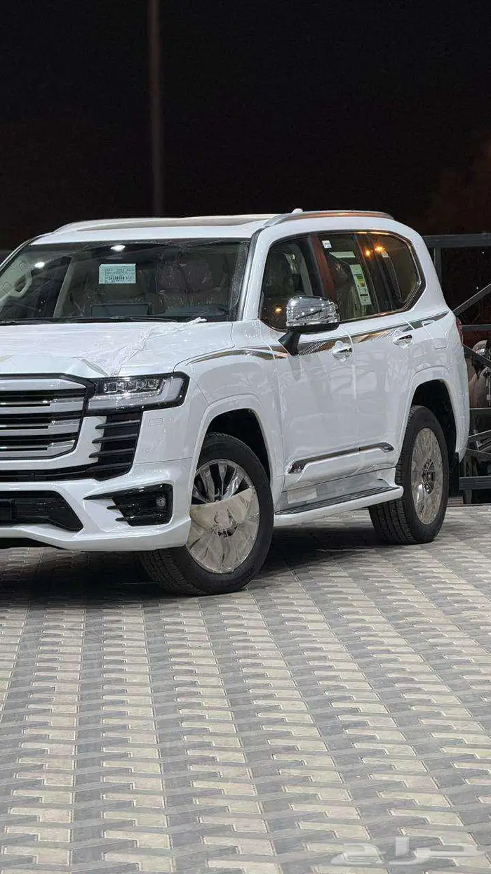 تويوتا لاندكروزر VXR دبل 5