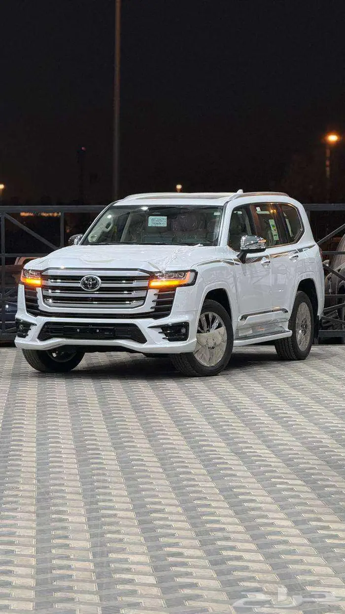 تويوتا لاندكروزر VXR دبل 0