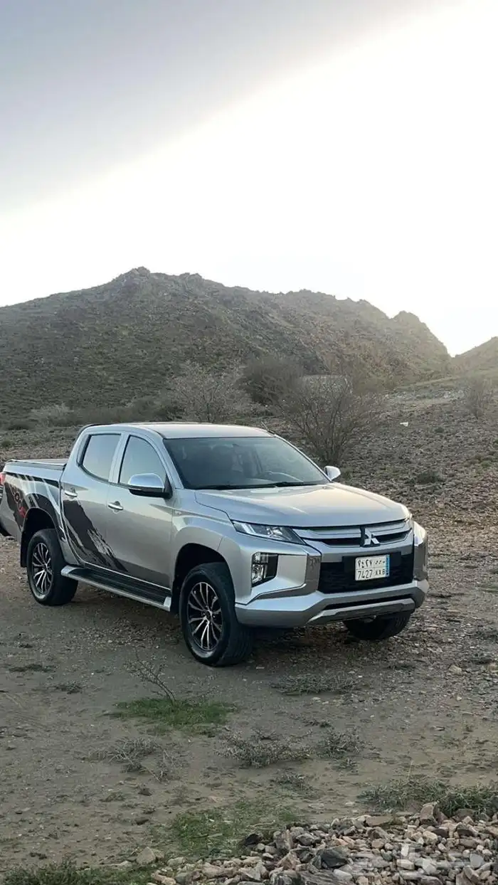 مستبيشي 2023 ديزل 8