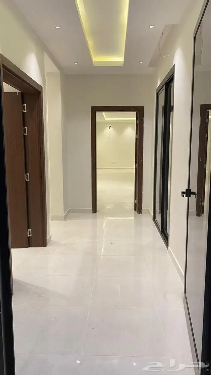 فيلا جديده للايجار شرق الرياض الجنادرية المشرقيه 350م 2
