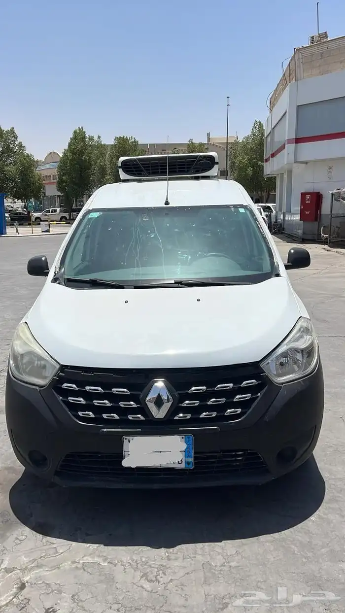 للبيع عدد من سيارات الرينو دوكر جاف ومبراد 9