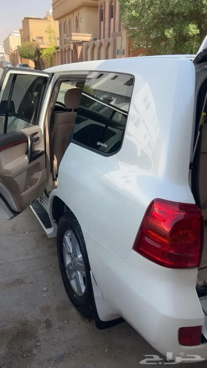 لاندكروزر 2013 11