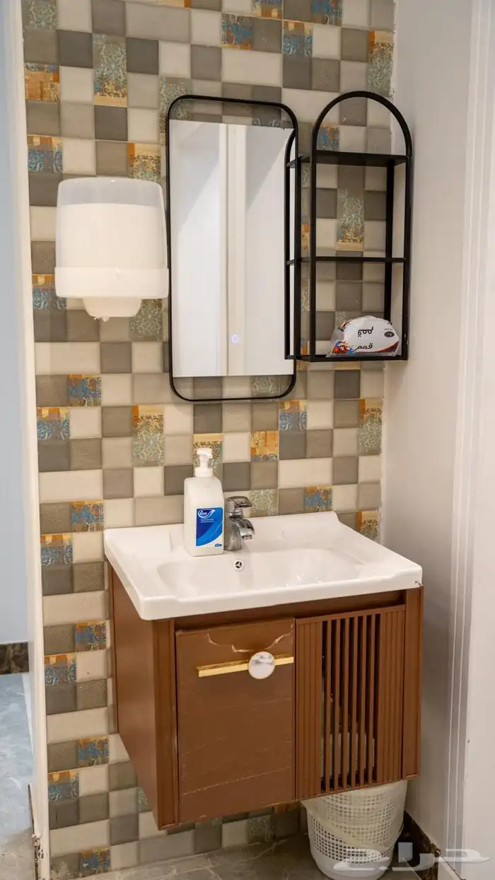 قسمين مع ملعب كوره للإيجار السنوي 25