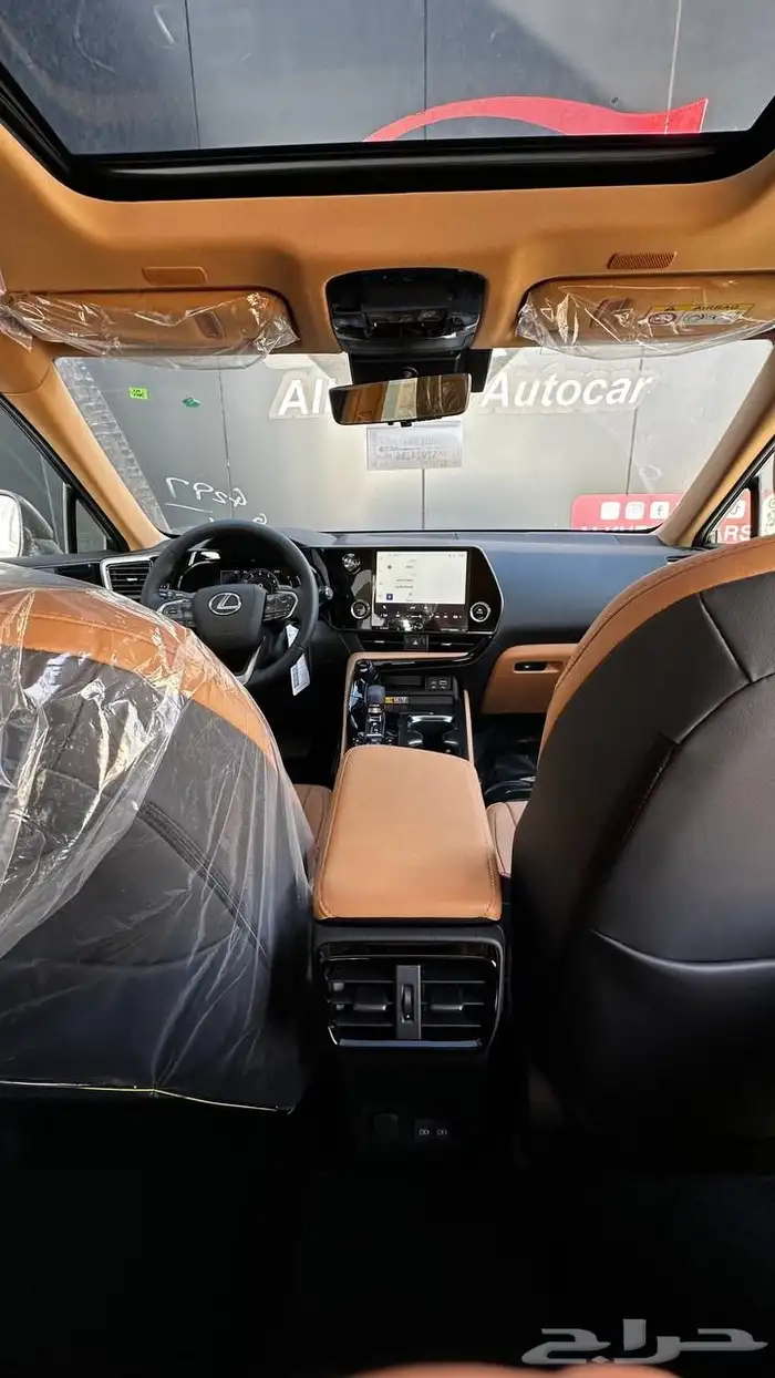 لكزس ان اكس بنزين AA موديل 2026 6