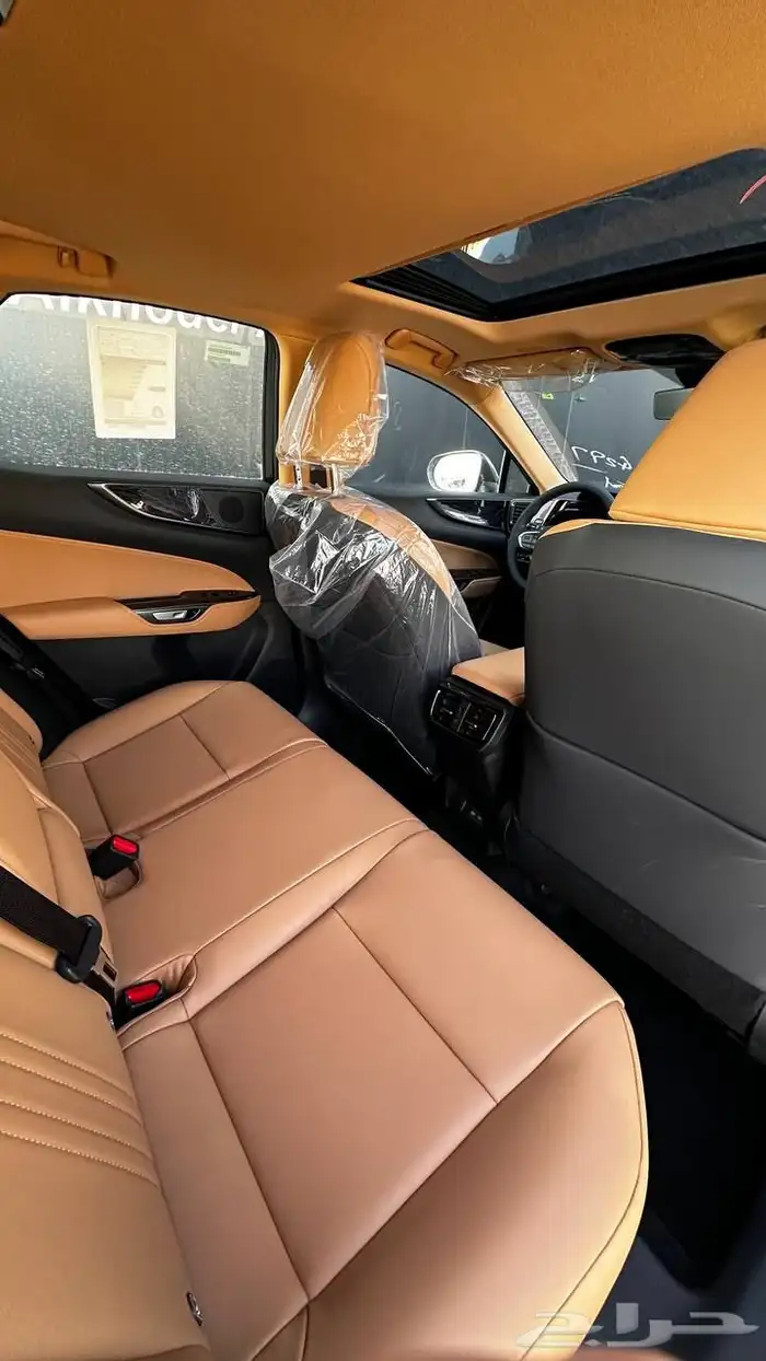 لكزس ان اكس بنزين AA موديل 2026 12