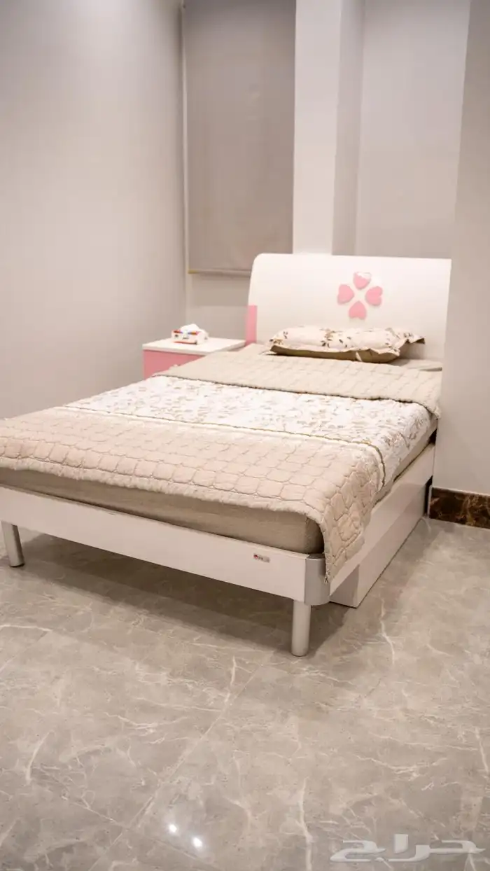 قسمين مع ملعب كوره للإيجار السنوي 24