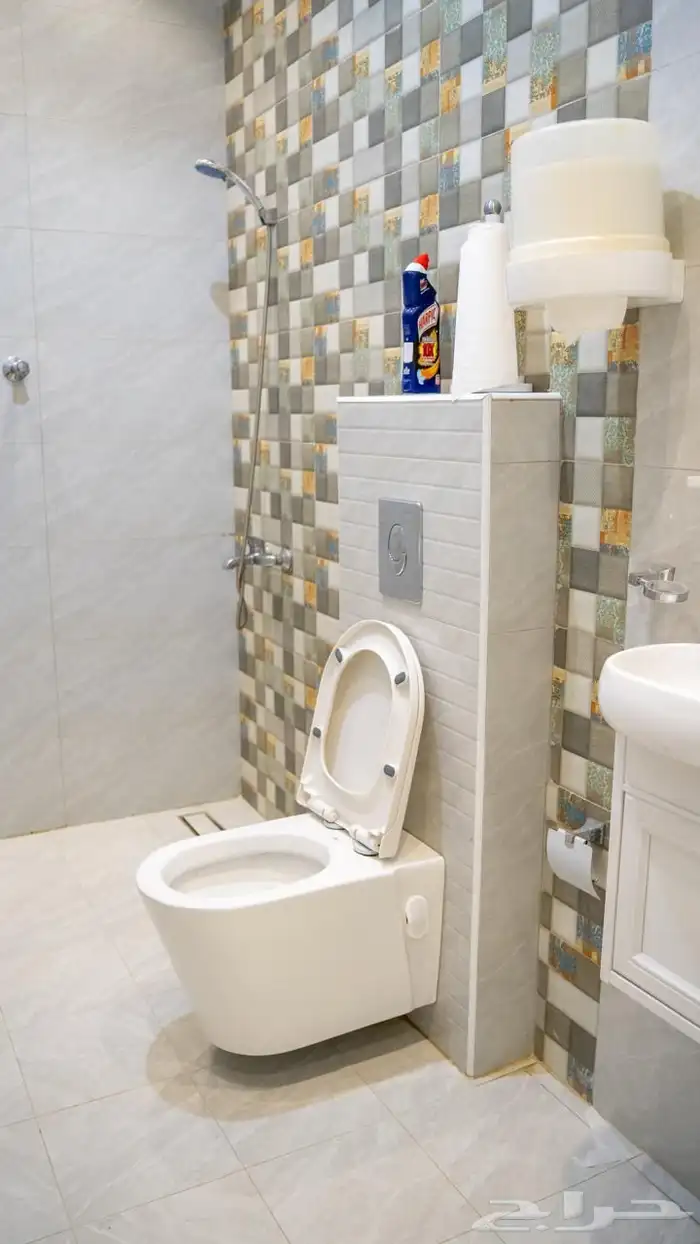 قسمين مع ملعب كوره للإيجار السنوي 26