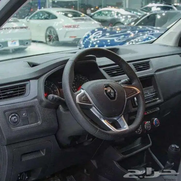 متوفر رينو اكسبيرس بضاعه 2024 اصفار عروض ممتازه 4