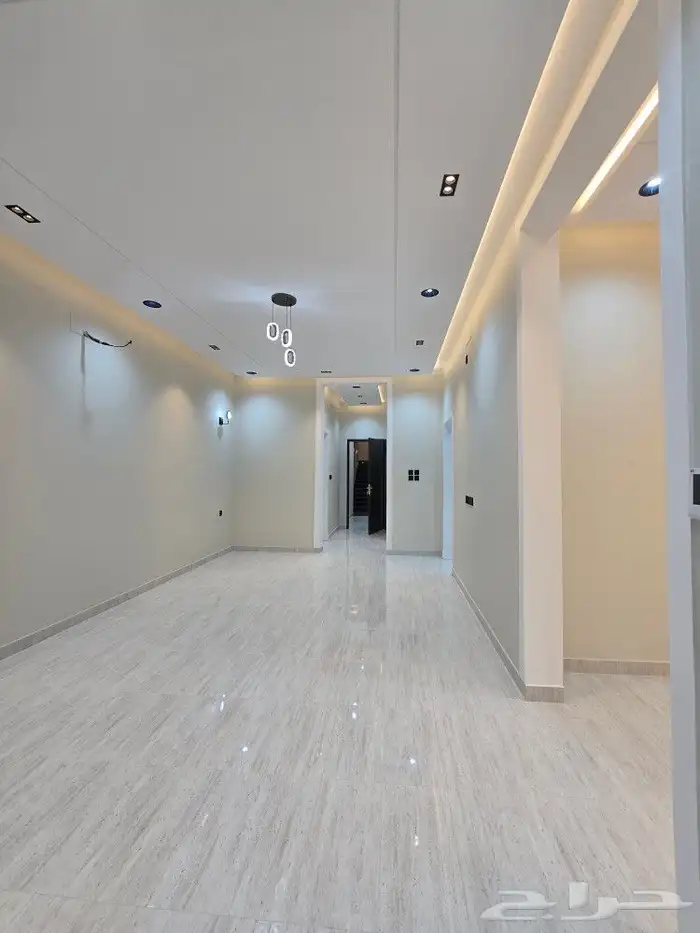 للبيع شقق علويه VIP سطح مستقل 6غرف من 500 ألف حي درة الموسي 21