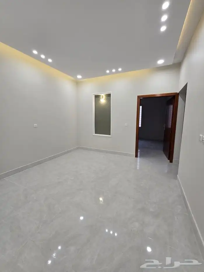 للبيع روف علوى مع ملحق مصعدراكب ومطابخ جاهزه650 ألف احدرفيدة 24