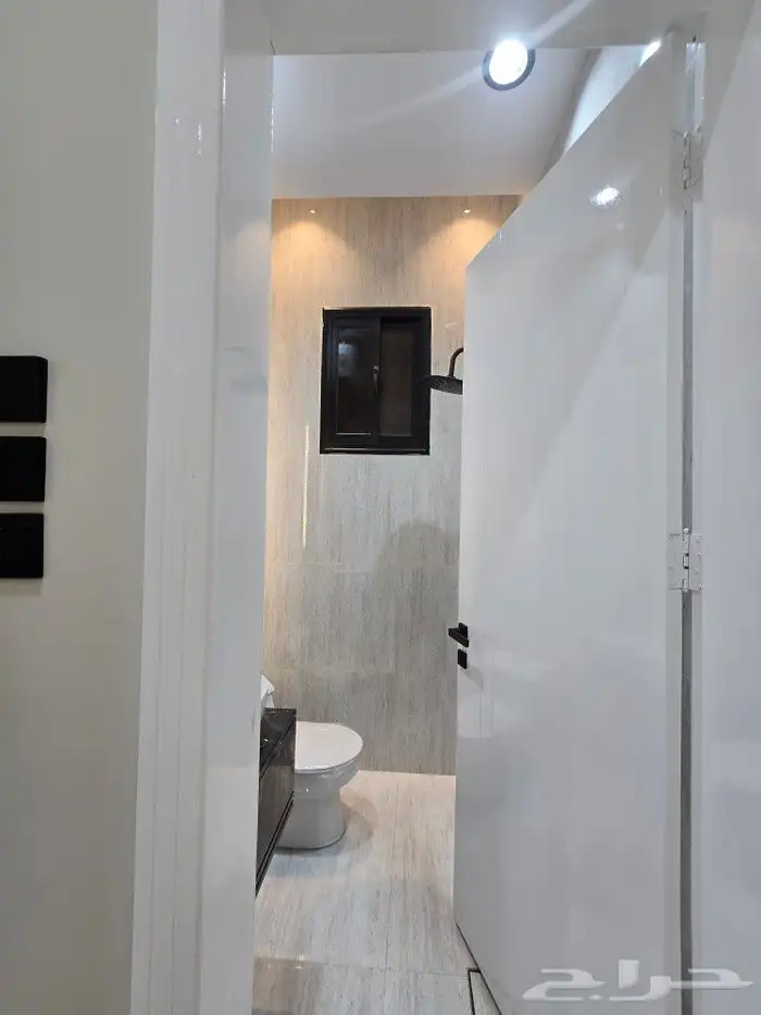 للبيع شقق علويه VIP سطح مستقل 6غرف من 500 ألف حي درة الموسي 18